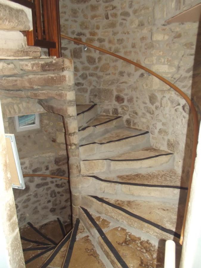 Auberge vallée de la douve L'Etang-Bertrand Esterno foto
